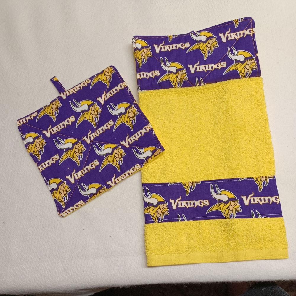 Vikings Themed HANGING Towel and Potholder Set button on